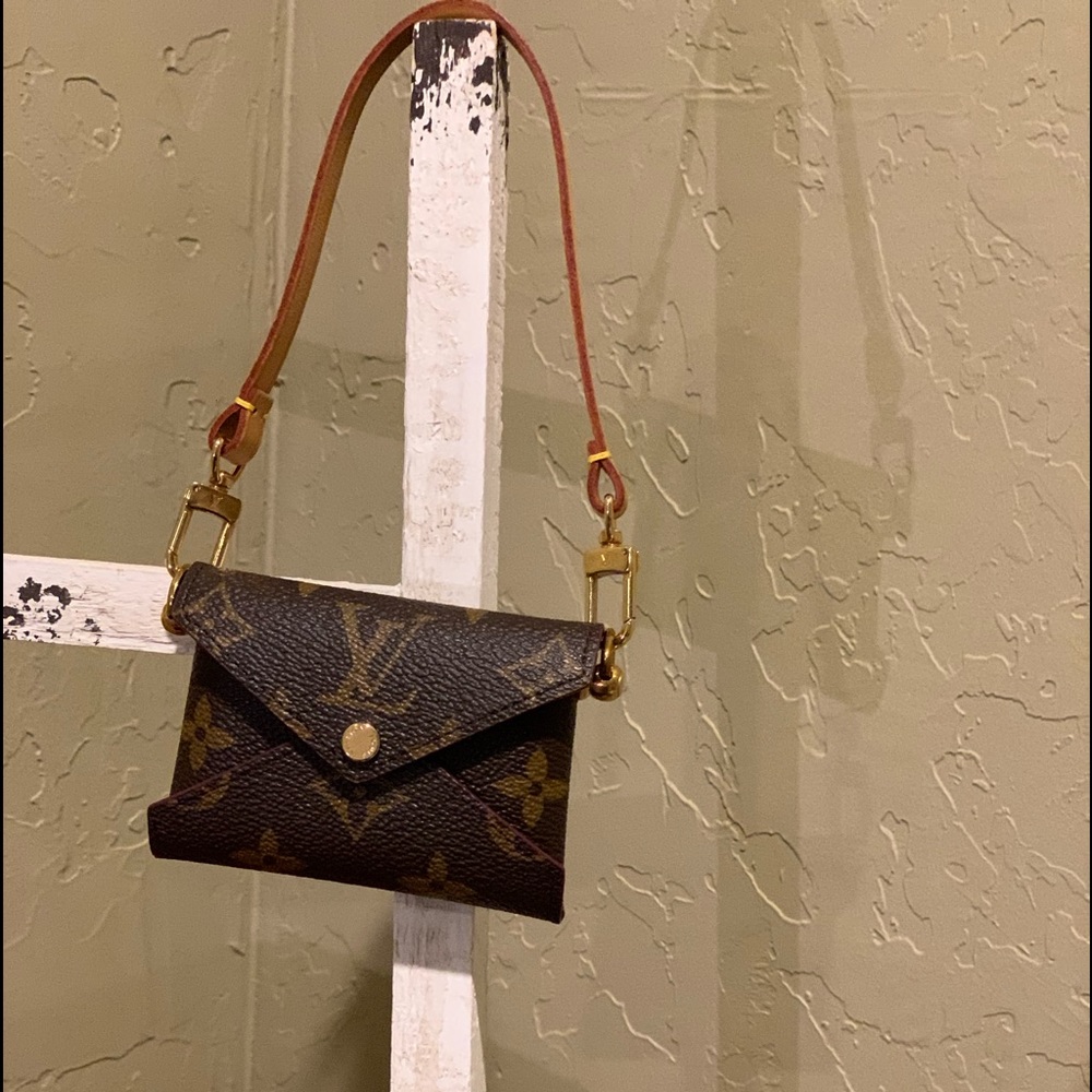🌈LV Kirigami Pochette as wristlet - Picture 3 of 8